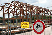 Wiesnaufbau 24.07.2009: Weinzelt (©Foto: Martin Schmitz)